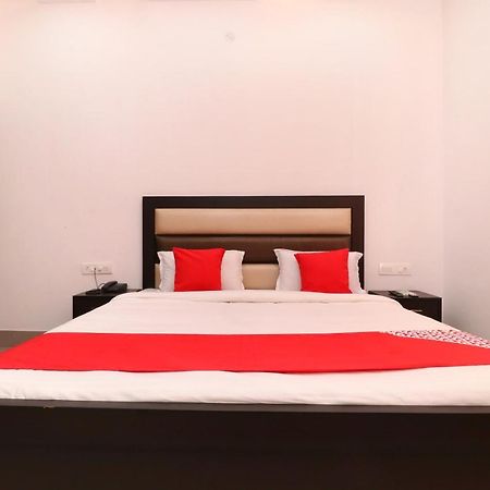 OYO 23235 Hotel Roopmahal&Restaurant Amritsar Bagian luar foto